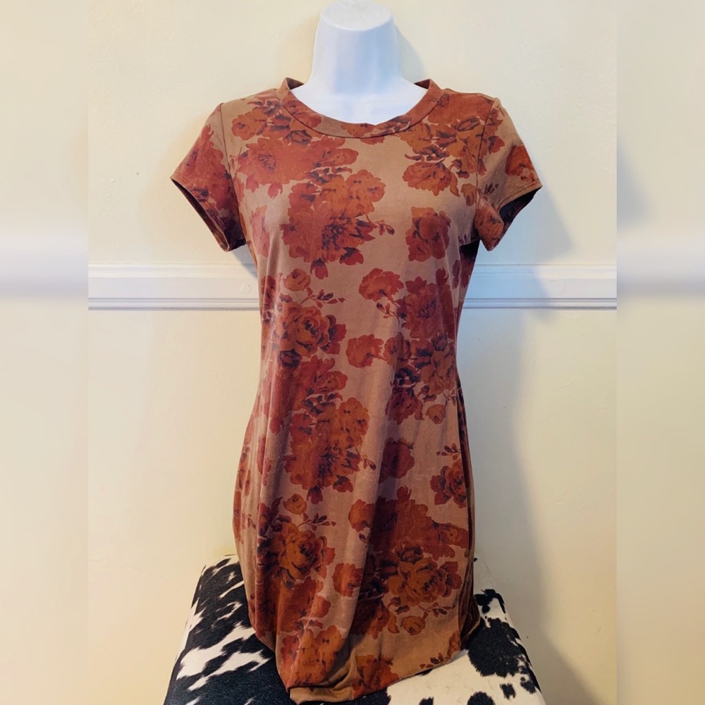 January 7, Faux suede material, worn once, small!